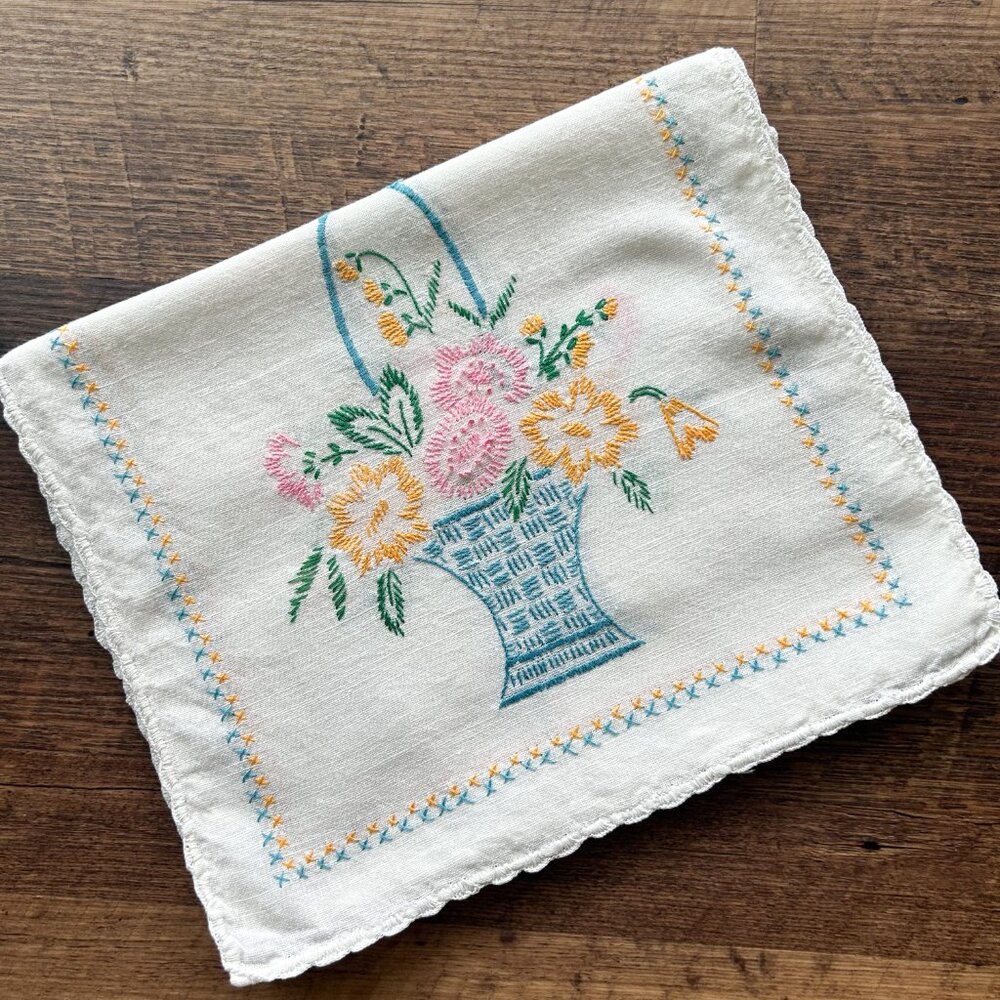 Hand Embroidered Table Runner, Dresser Decor, Vintage Linen, Dresser Scarf